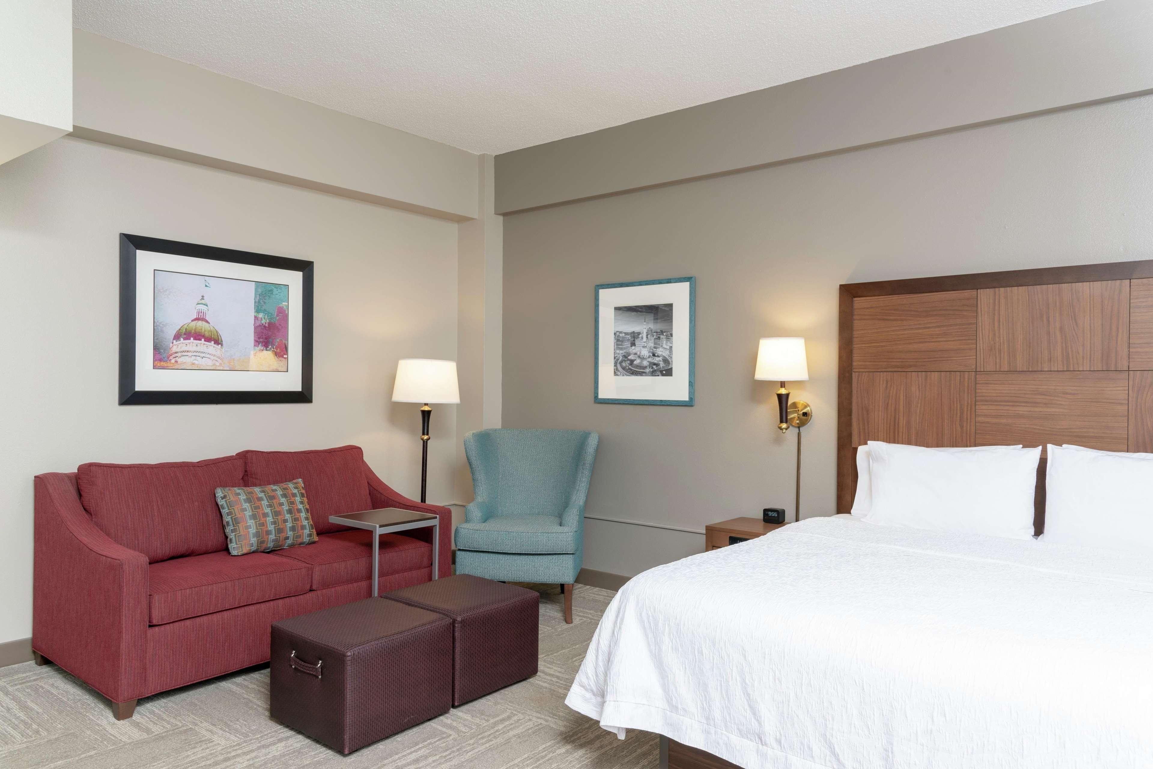 Hampton Inn Indianapolis Downtown Across From Circle Centre Exterior photo